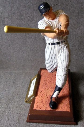 MICKEY MANTLE  SIGNED SPORTS IMPRESSIONS STATUE w/COA