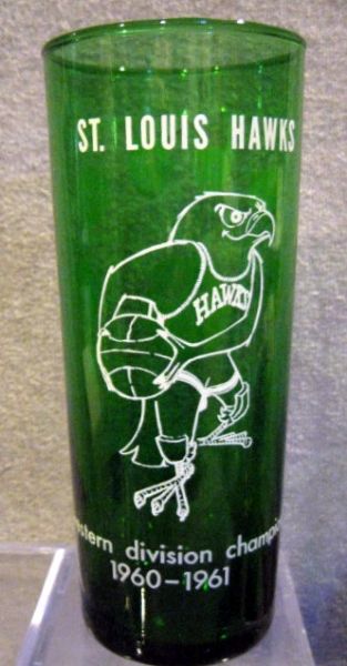 VINTAGE 1960-61 ST. LOUIS HAWKS WESTERN DIVISION CHAMPS GLASS w/PLAYERS