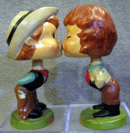 VINTAGE 60's COWBOY & COWGIRL KISSING PAIR BOBBING HEADS