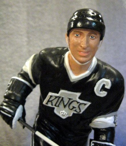 1989 WAYNE GRETZKY SIGNED GARTLAND STATUE - L.A. KINGS BLACK UNIFORM