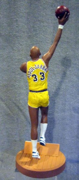 1989 KAREEM ABDUL-JABBAR SIGNED GARTLAND STATUE