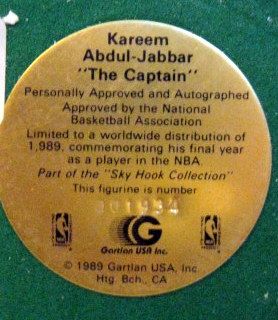 1989 KAREEM ABDUL-JABBAR SIGNED GARTLAND STATUE