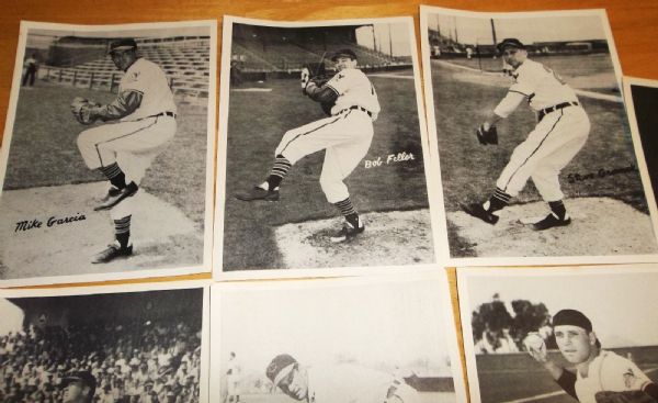 50's CLEVELAND INDIANS PHOTO PACK w/ ORIGINAL ENVELOPE