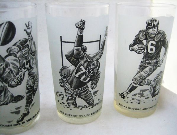 (5) 1950'S NEW YORK GIANTS FOOTBALL GLASSES w/ GIFFORD & HUFF