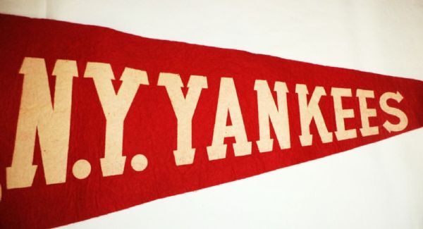 1949 NEW YORK YANKEES TEAM SCROLL PENNANT