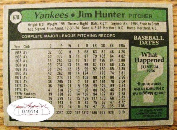 1978 TOPPS CATFISH HUNTER SIGNED BASEBALL CARD w/ JSA COA