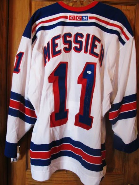 MARK MESSIER #11 SIGNED NY RANGERS HOCKEY JERSEY w/ JSA LOA