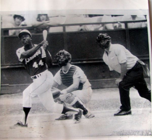 1973 HANK AARON HOMERS WIRE PHOTO