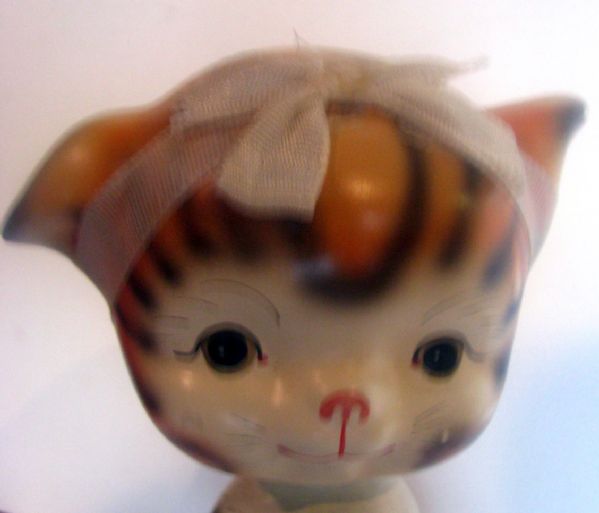 VINTAGE KITTEN BOBBING HEAD