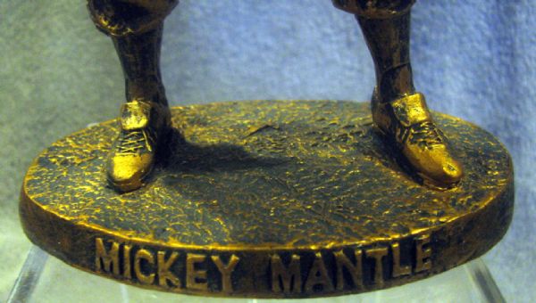 MICKEY MANTLE PLATE & HARTLAND STATUE