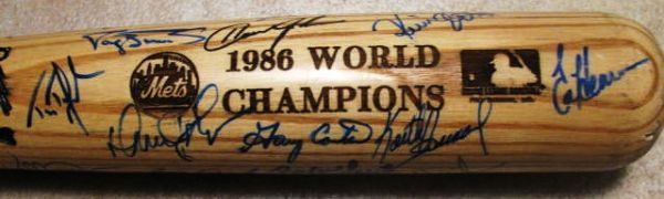 1986 NY METS WORLD CHAMPIONS TEAM (34) SIGNED BASEBALL BAT w/ JSA LOA