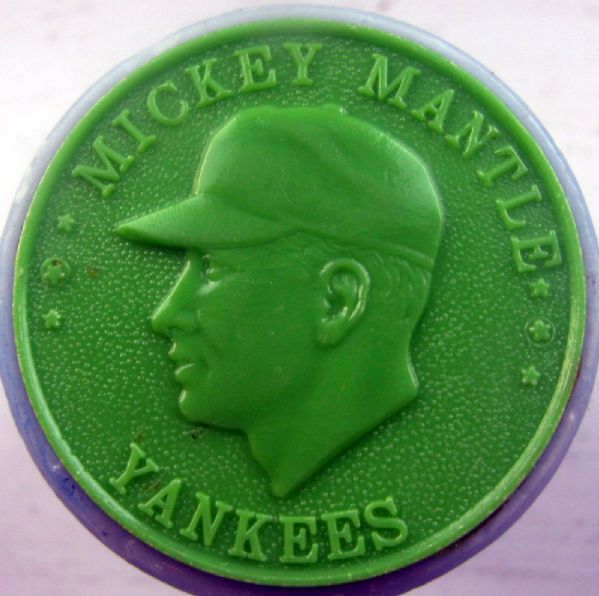 VINTAGE 1960 MICKEY MANTLE ARMOUR COIN- GREEN VARIATION