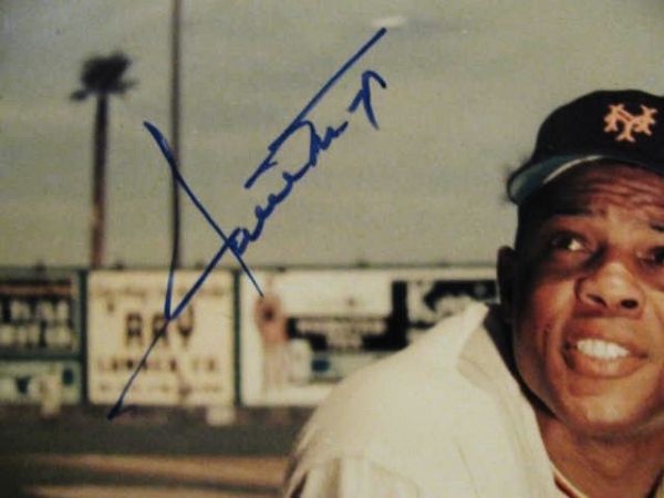 WILLIE MAYS SIGNED COLOR PHOTO w/ SGC COA
