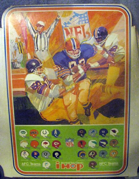 VINTAGE 1973 NFL MINI HELMET STANDING STORE DISPLAY