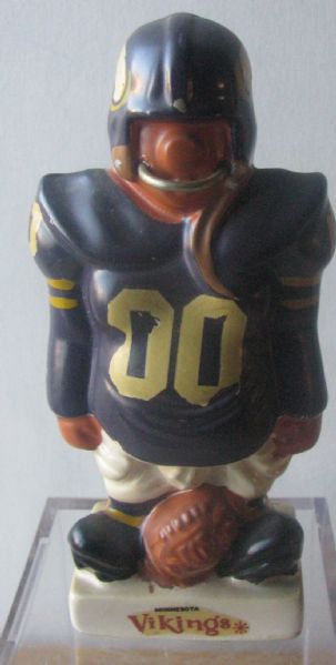 60's MINNESOTA VIKINGS KAIL SMALL STANDING LINEMAN STATUE