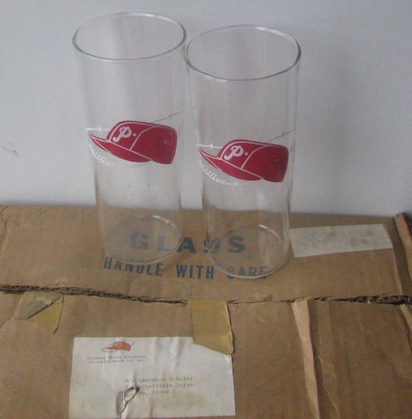 60's COMPLETE SET OF 8 PHILADELPHIA PHILLIES GLASSES w/BOX