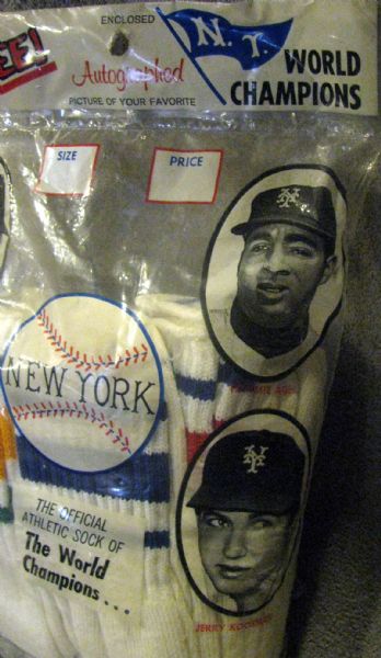 1969 NEW YORK METS SOCKS w/SEAVER,KOOSMAN & MORE!