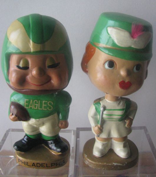 60's PHILADELPHIA EAGLES KISSING PAIR BOBBING HEADS