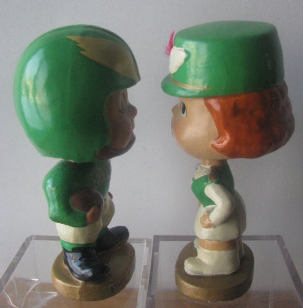 60's PHILADELPHIA EAGLES KISSING PAIR BOBBING HEADS