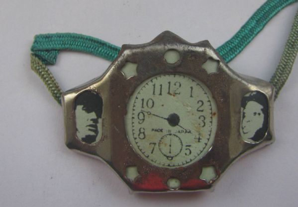 VINTAGE WILLIE MAYS FAUX WATCH CHARM