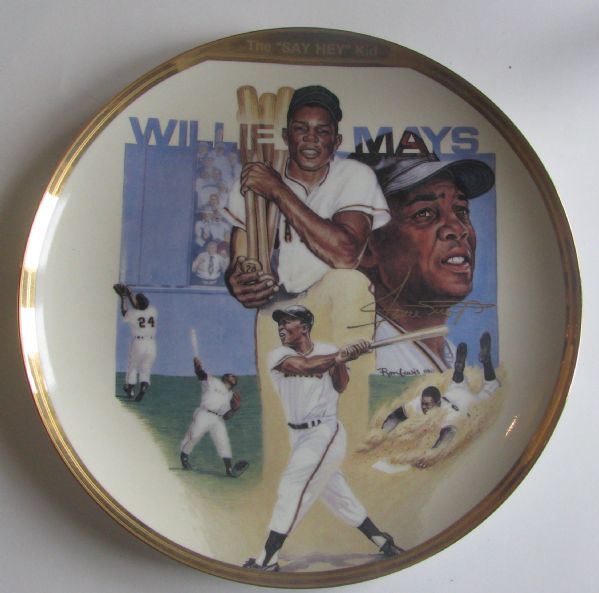 WILLIE MAYS LIMITED EDITION PLATE - FAMOUS CATCH