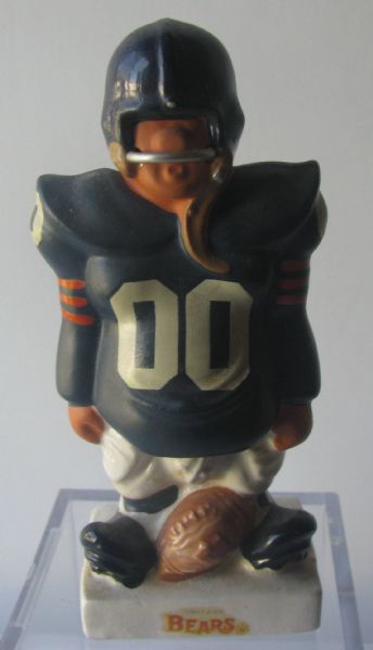 60's CHICAGO BEARS KAIL SMALL STANDING LINEMAN STATUE