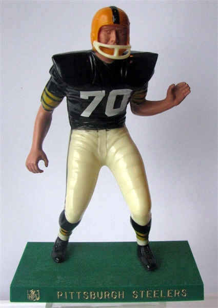 60's PITTSBURGH STEELERS LINEMAN HARTLAND STATUE