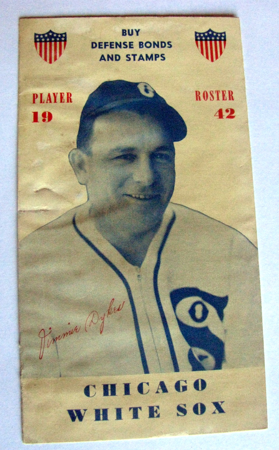 Lot Detail 1942 CHICAGO WHITE SOX ROSTER BOOKLET w/JIMMIE DYKES COVER