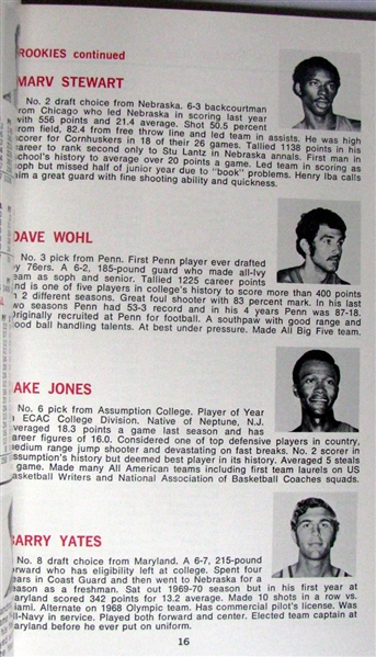 1971-72 PHILADELPHIA SEVENTY-SIXERS YEARBOOK