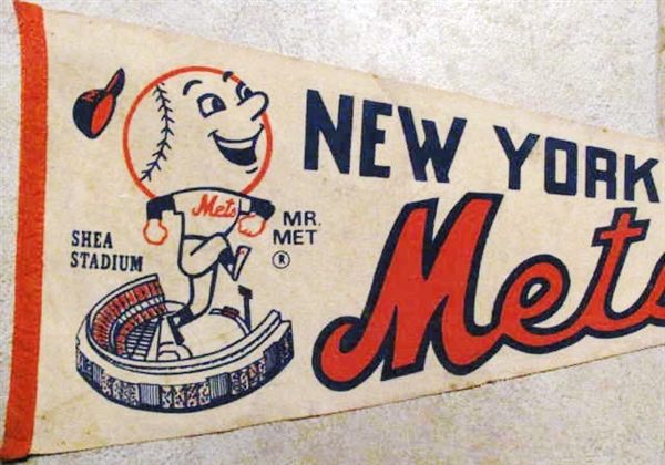 VINTAGE NY METS MR MET PENNANT