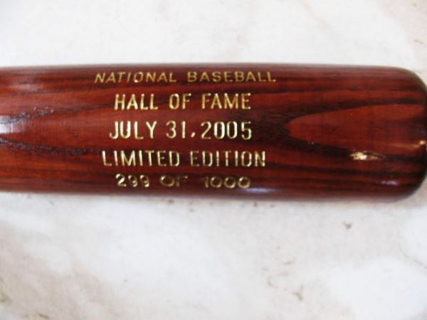 2005  BASEBALL HOF BAT w/BOGGS & SANDBERG