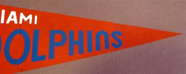 1972 MIAMI DOLPHINS WORLD CHAMPIONS PENNANT- UNDEAFEATED SEASON