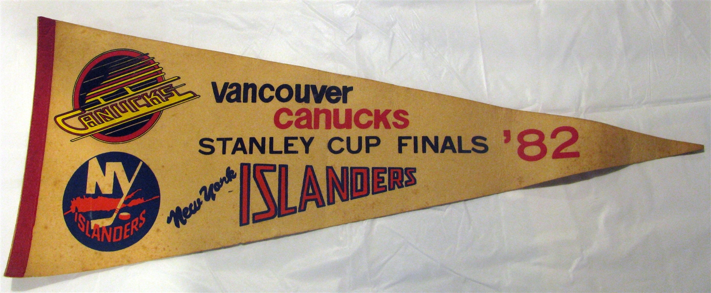 1982 N.Y. ISLANDERS vs VANCOUVER CANUCKS STANLEY CUP FINALS PENNANT