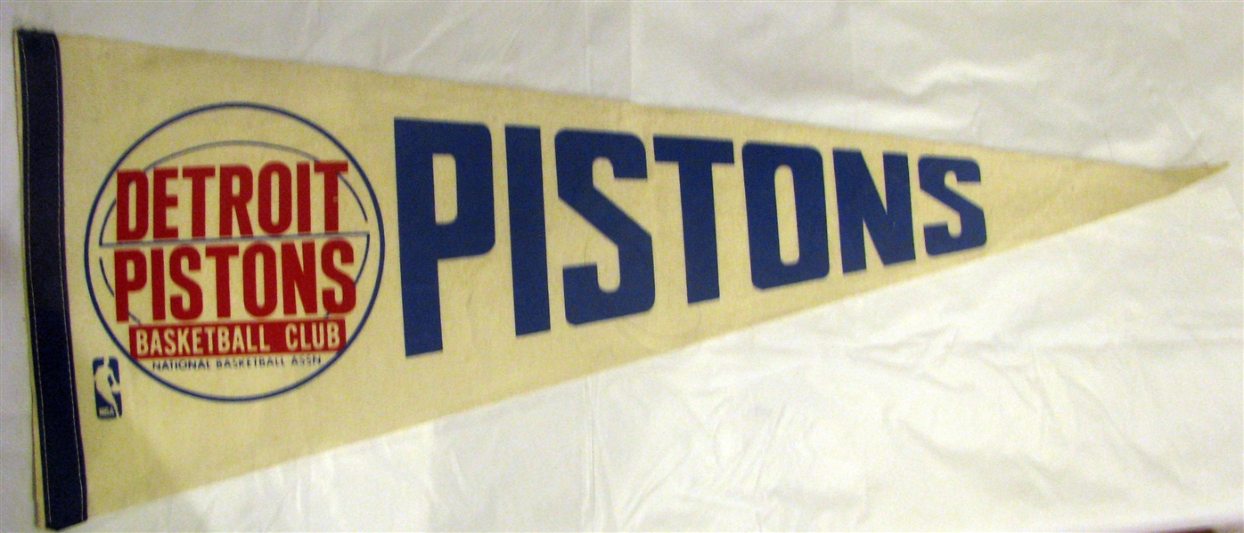 60's DETROIT PISTONS PENNANT