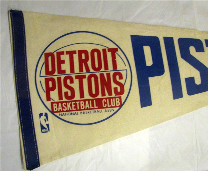 60's DETROIT PISTONS PENNANT