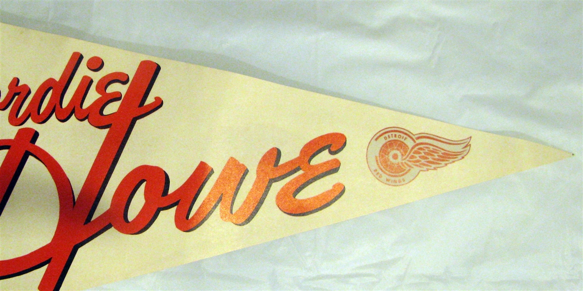 60's GORDIE HOWE DETROIT RED WINGS PENNANT - VERY UNUSUAL