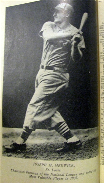 1938 SPALDING BASEBALL GUIDE - JOE MEDWICK COVER