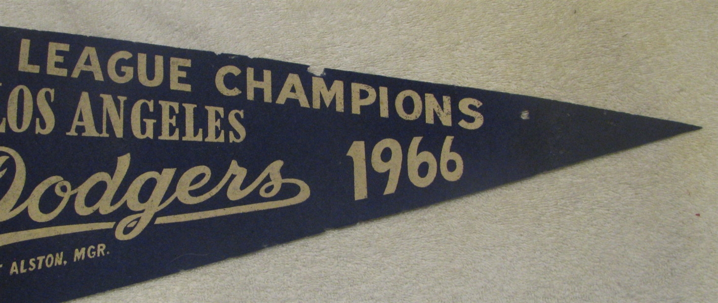 1966 LOS ANGELES DODGERS NATIONAL LEAGUE CHAMPIONS PENNANT w/PLAYERS NAMES