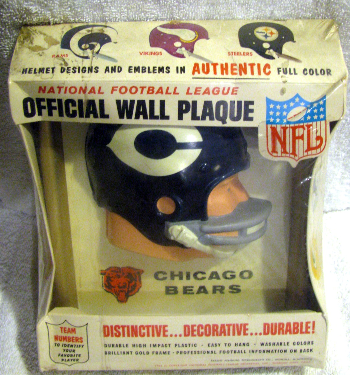 Lot Detail - 1965 CHICAGO BEARS 'TECHNIGRAPH HELMET PLAQUE' -SEALED IN BOX