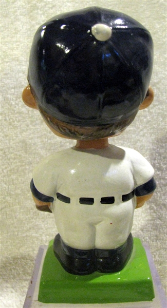 60's MINNESOTA TWINS SQUARE GREEN BASE BOBBING HEAD