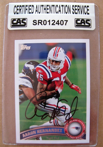 AARON HERNANDEZ SIGNED FOOTBALL CARD /CAS AUTHENTICATED