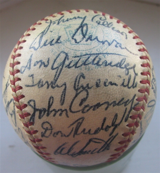 1958 CHICAGO WHITE SOX TEAM SIGNED BASEBALL - 32 SIGNATURES w/CAS LOA