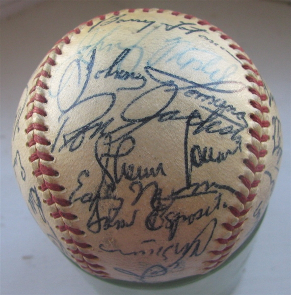 1958 CHICAGO WHITE SOX TEAM SIGNED BASEBALL - 32 SIGNATURES w/CAS LOA