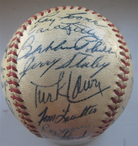 1958 CHICAGO WHITE SOX TEAM SIGNED BASEBALL - 32 SIGNATURES w/CAS LOA