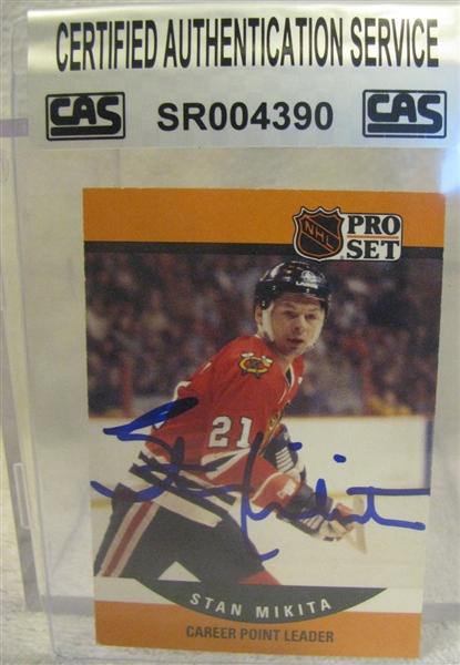 STAN MIKITA SIGNED HOCKEY CARD w/CAS