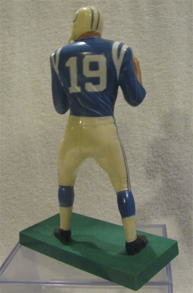 60's JOHNNY UNITAS HARTLAND STATUE