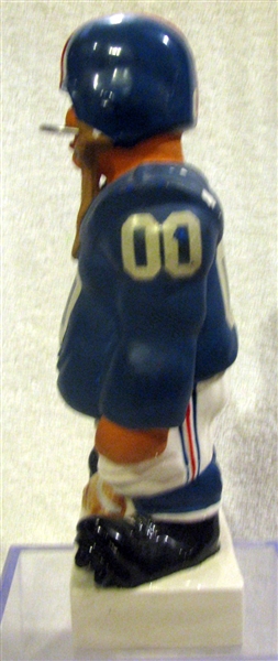 60's NEW YORK GIANTS LARGE KAIL STANDING LINEMAN STATUE