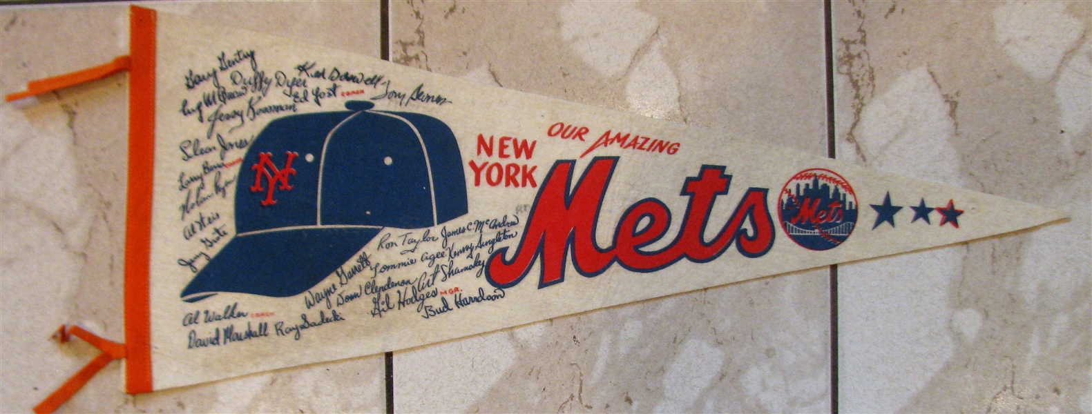 EARLY 70's NY METS TEAM PENNANT w/ Hodges