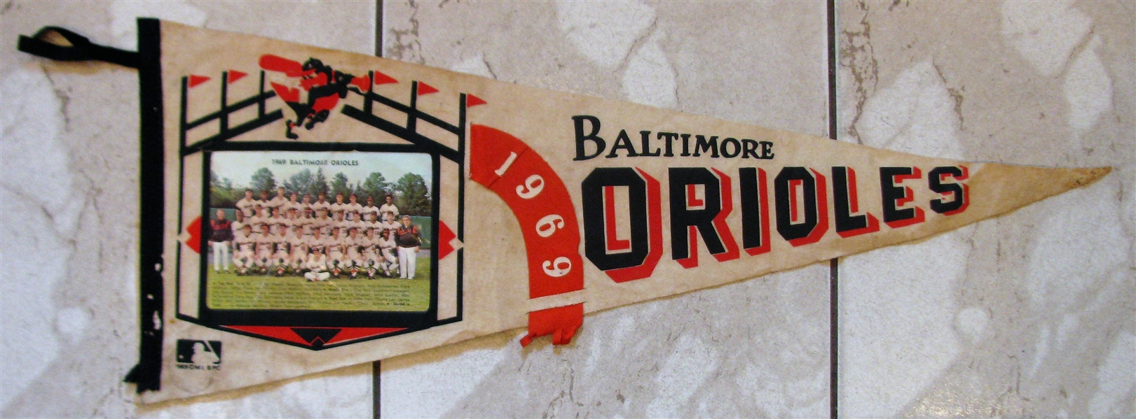 1969 BALTIMORE ORIOLES TEAM PICTURE PENNANT