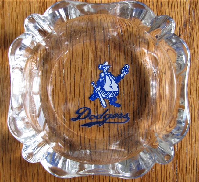 1950's BROOKLYN DODGERS BASEBALL TEAM GLASS ASHTRAY